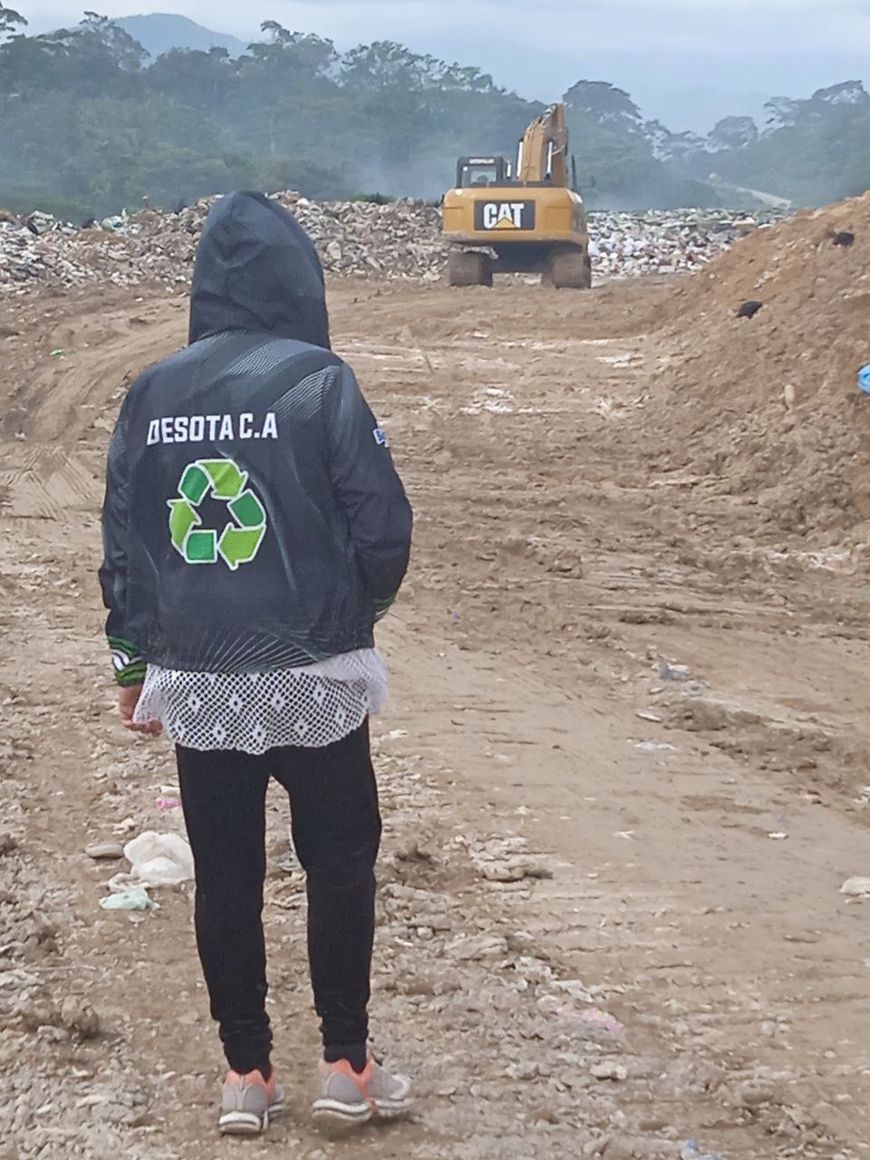 photo_4969869592540941114_y