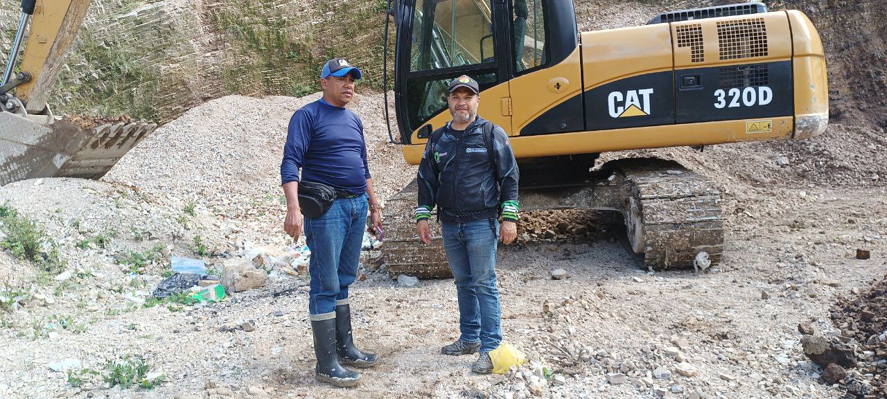 photo_4969869592540941117_y